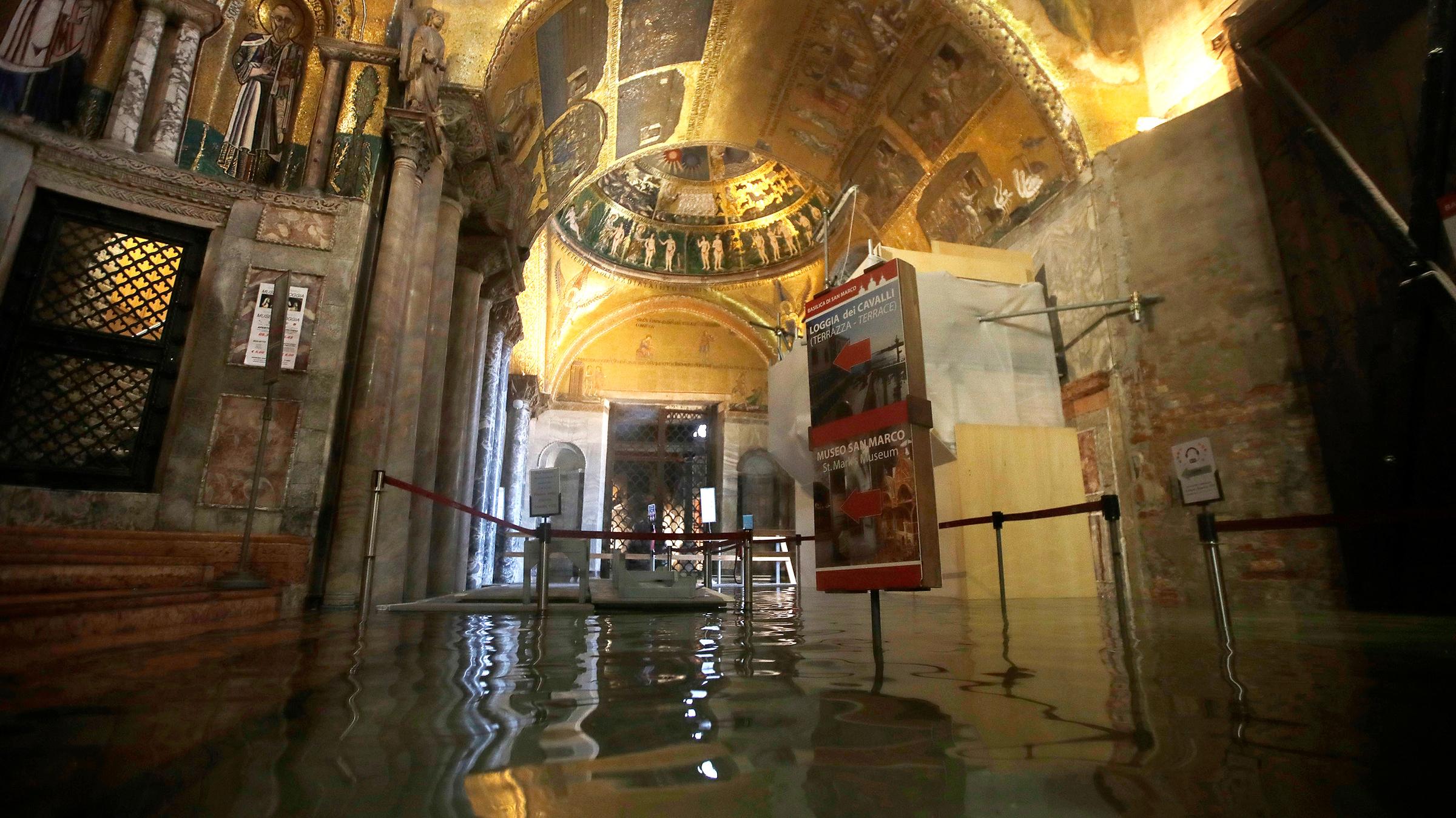 Eingangsbereich zum Markusdom.