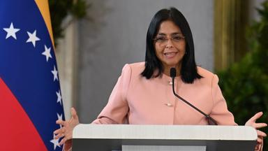 Die venezolanische Vizepräsidentin Delcy Rodriguez spricht während eines Treffens 