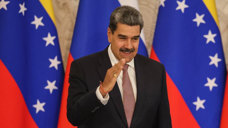 Der venezolanische Präsident Nicolas Maduro gestikuliert.