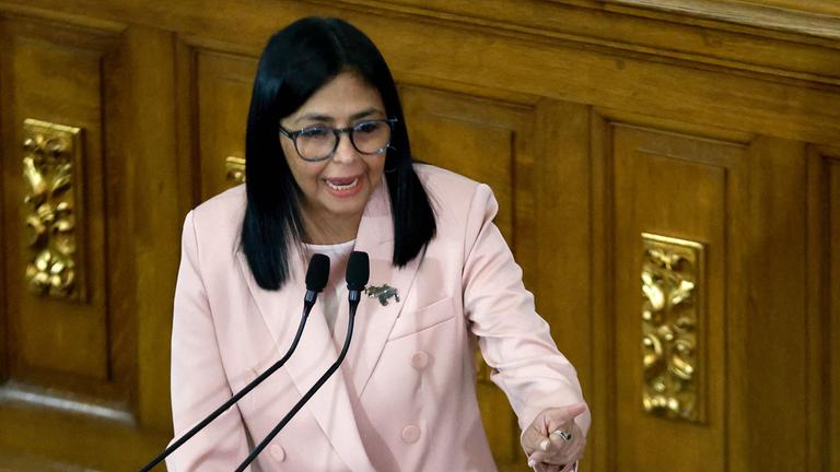 Venezuelas Vizepräsidentin Delcy Rodríguez spricht bei der Vorstellung des Haushalts für das Haushaltsjahr 2026 im Nationalen Legislativkongress in Caracas.