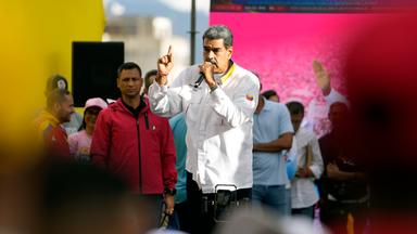 Venezuelas Staatschef Nicolas Maduro spricht zu Anhängern während einer Regierungskundgebung in Caracas.