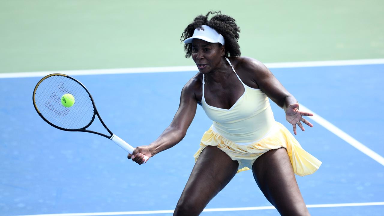 ヴィーナスウィリアムズは、WTAツアーでダブルスでカムバックで勝ちます
