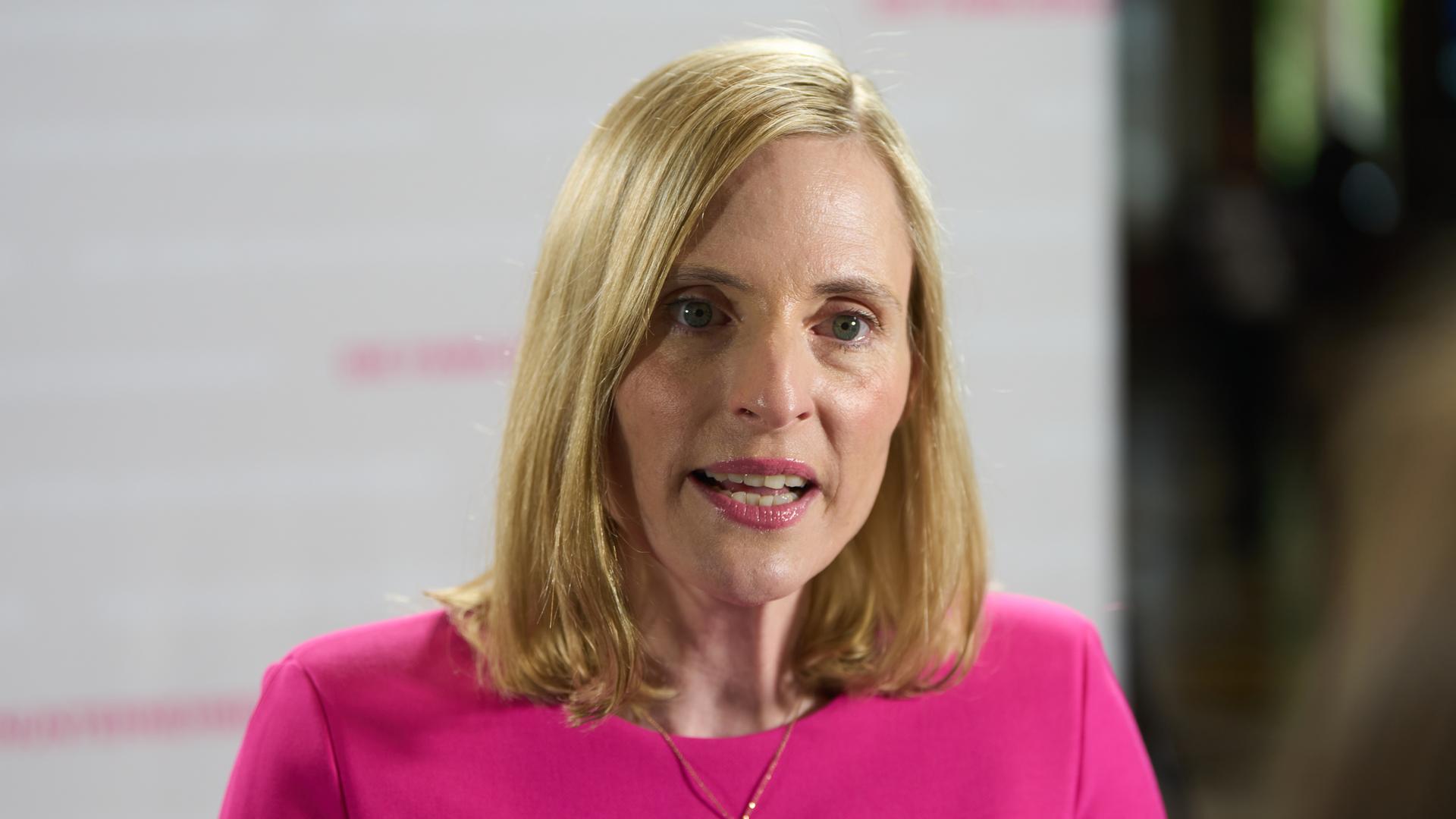 Marie Christine Ostermann, Präsidentin von "Die Familienunternehmer", spricht auf den Familienunternehmer-Tagen.