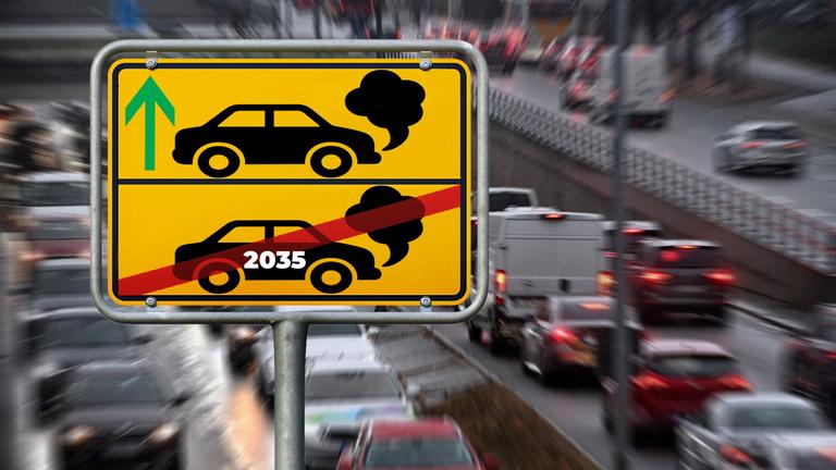 Bild von vielen Autos auf einer Straße, davor ein Bild mit durchgestrichenem Verbrenner-Auto.