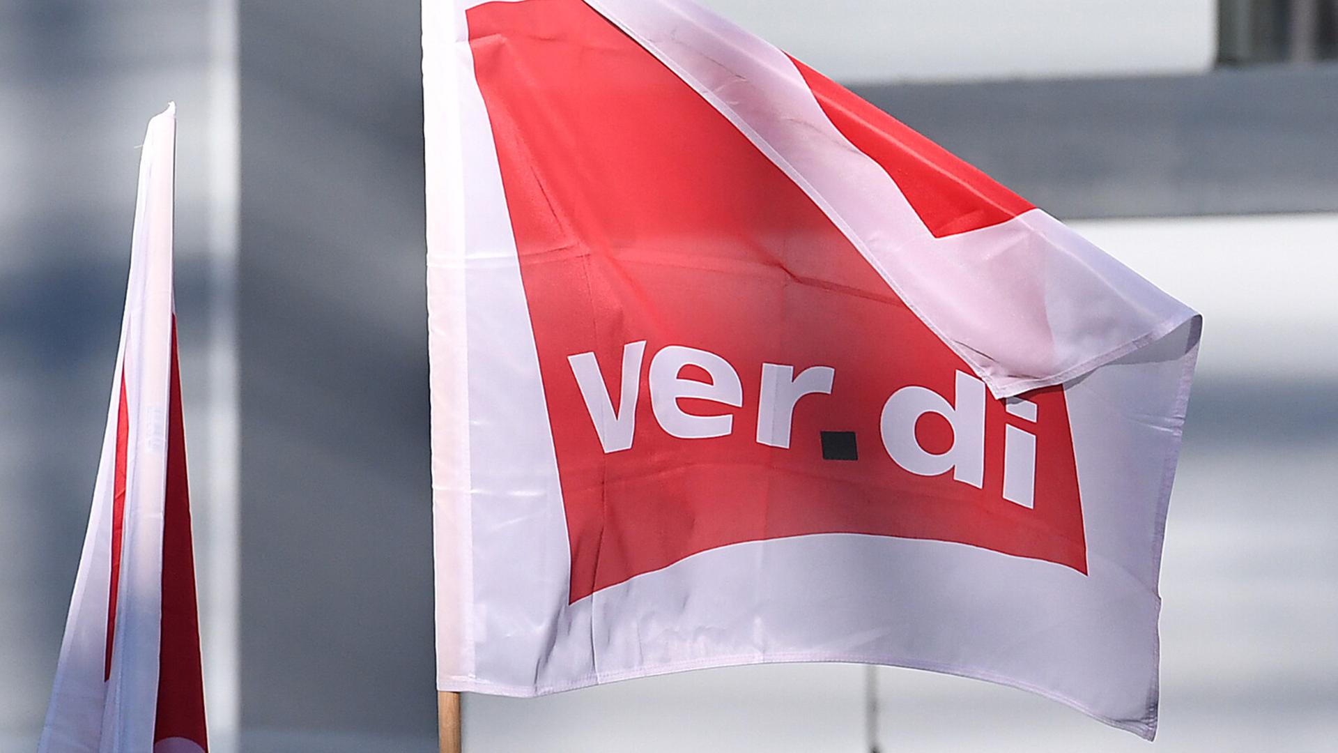 Fahne mit Verdi-Logo