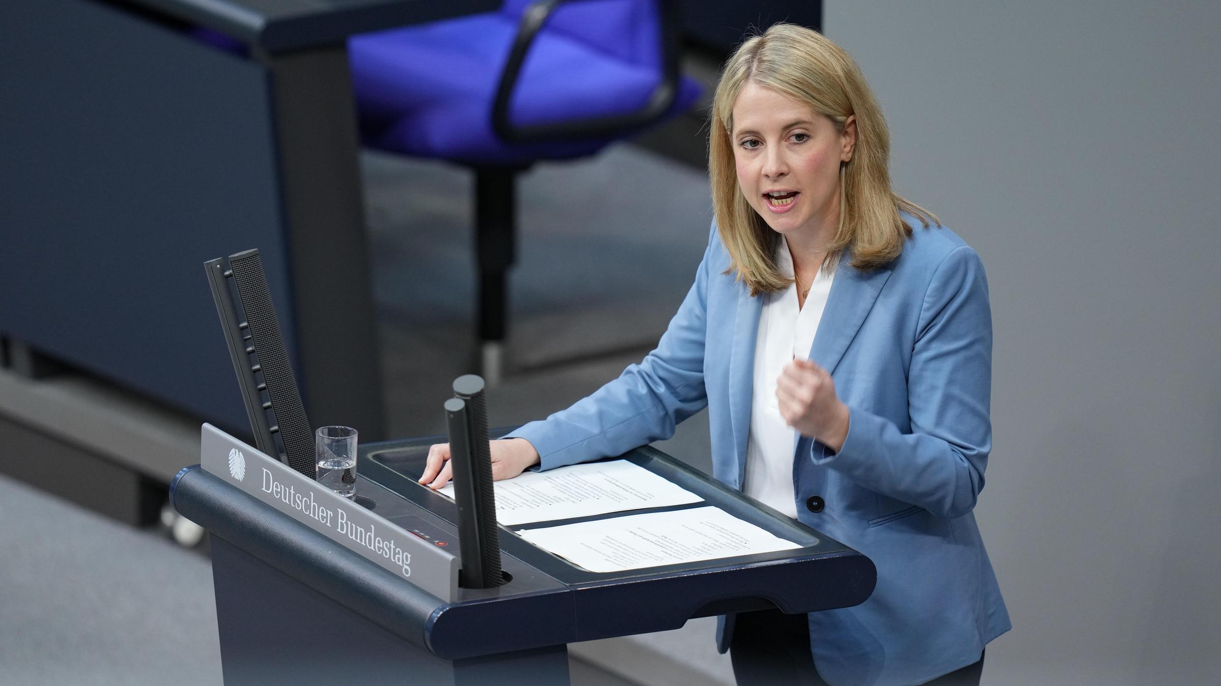Verena Hubertz (SPD) während einer Rede am 30.01.2025 im deutschen Bundestag.