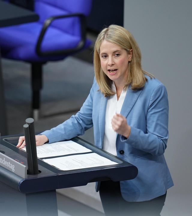 Verena Hubertz (SPD) während einer Rede am 30.01.2025 im deutschen Bundestag.