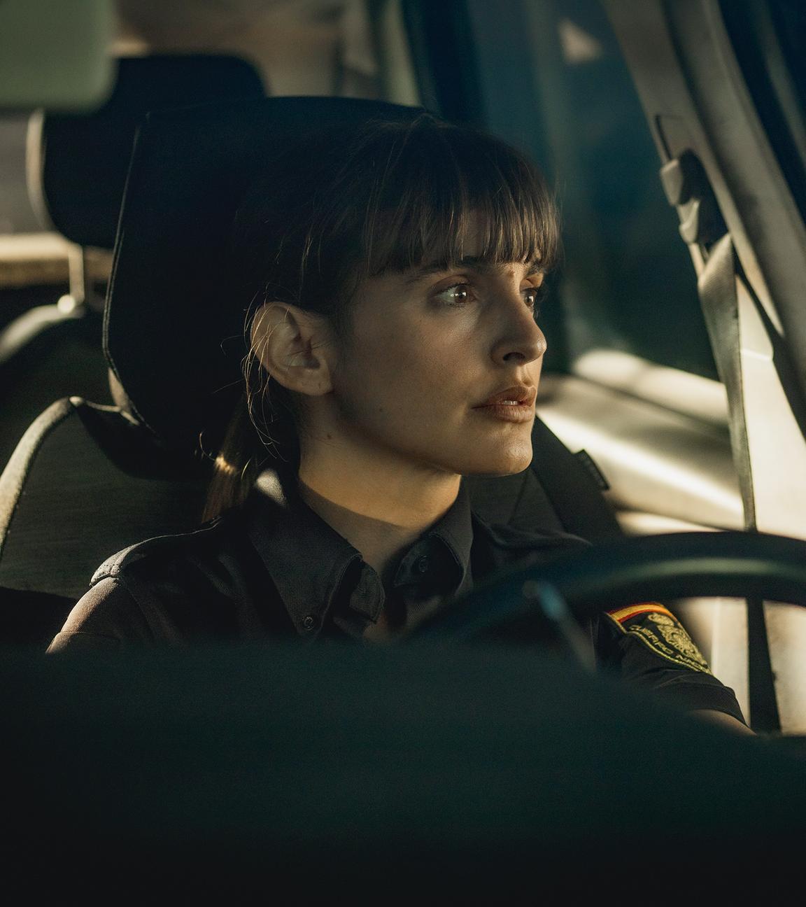 Verónica Echegui als Polizistin Helena
