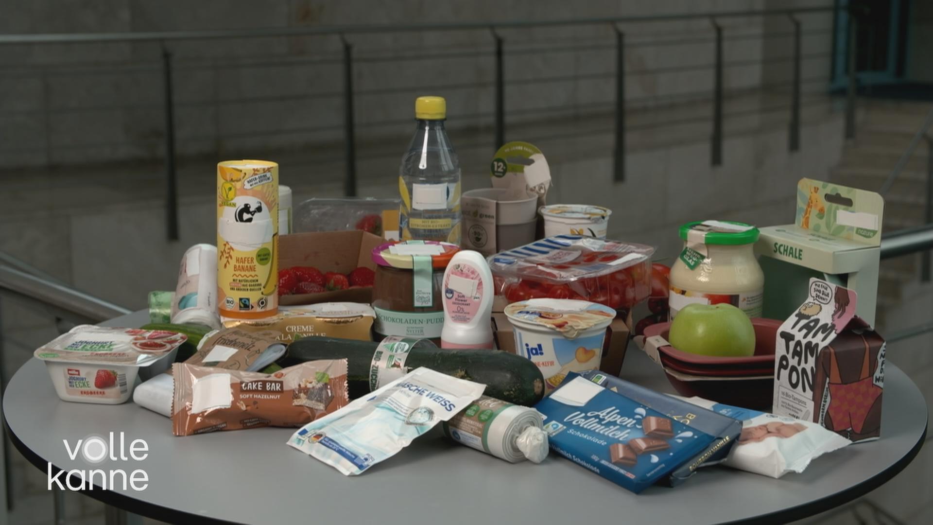 Verschiedene Lebensmittel in unterschiedlichen Verpackungen