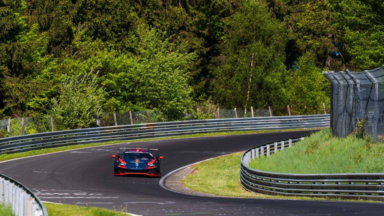 Adenauer ADAC-Rundstrecken-Trophy: Max Verstappen im Emil-Frey-Ferrari 296 GT3 auf der Nürburgring-Nordschleife