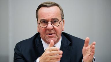 Berlin: Boris Pistorius (SPD), Bundesminister für Verteidigung, bei einem Interview mit der Nachrichtenagentur dpa.