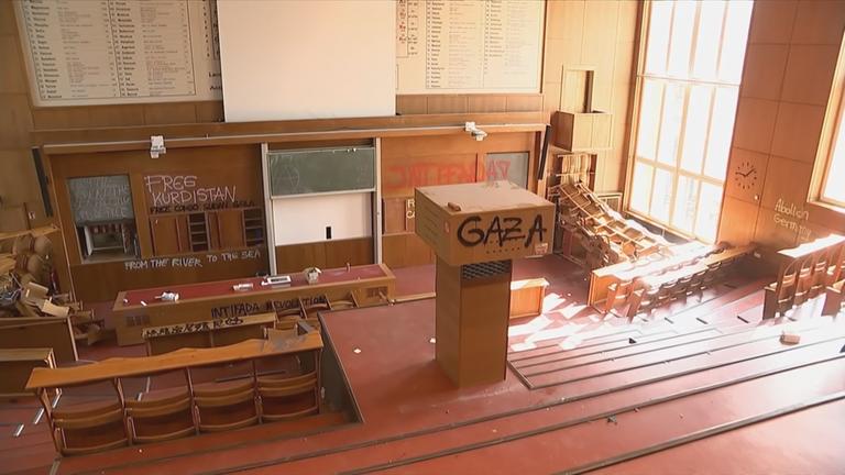 Verwüsteter Hörsaal