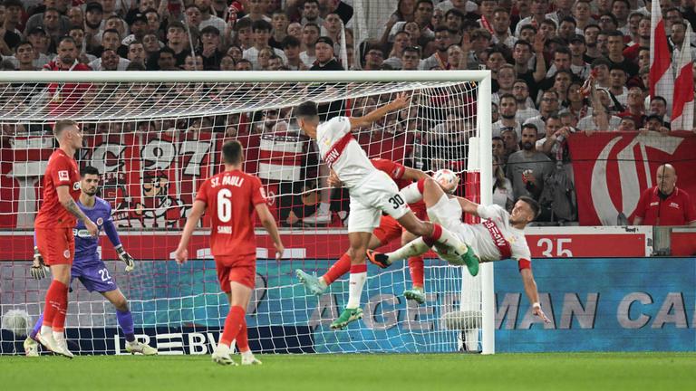 Fußball: VfB Stuttgart - FC St. Pauli.