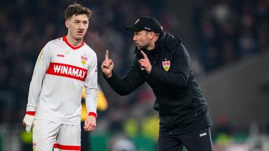 Angelo Stiller (li.) und Sebastian Hoeneß
