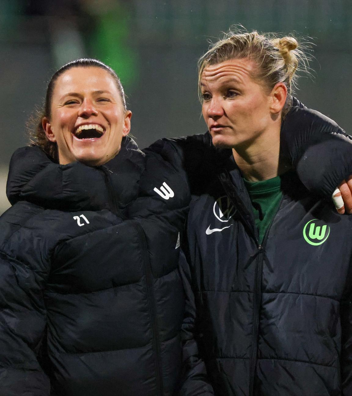 Janina Minge, Torhüterin Martina Tufekovic und Alexandra Popp