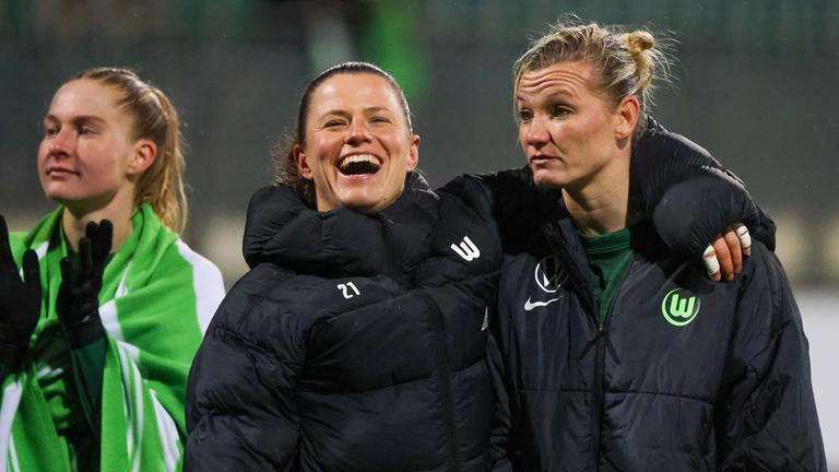 Janina Minge, Torhüterin Martina Tufekovic und Alexandra Popp