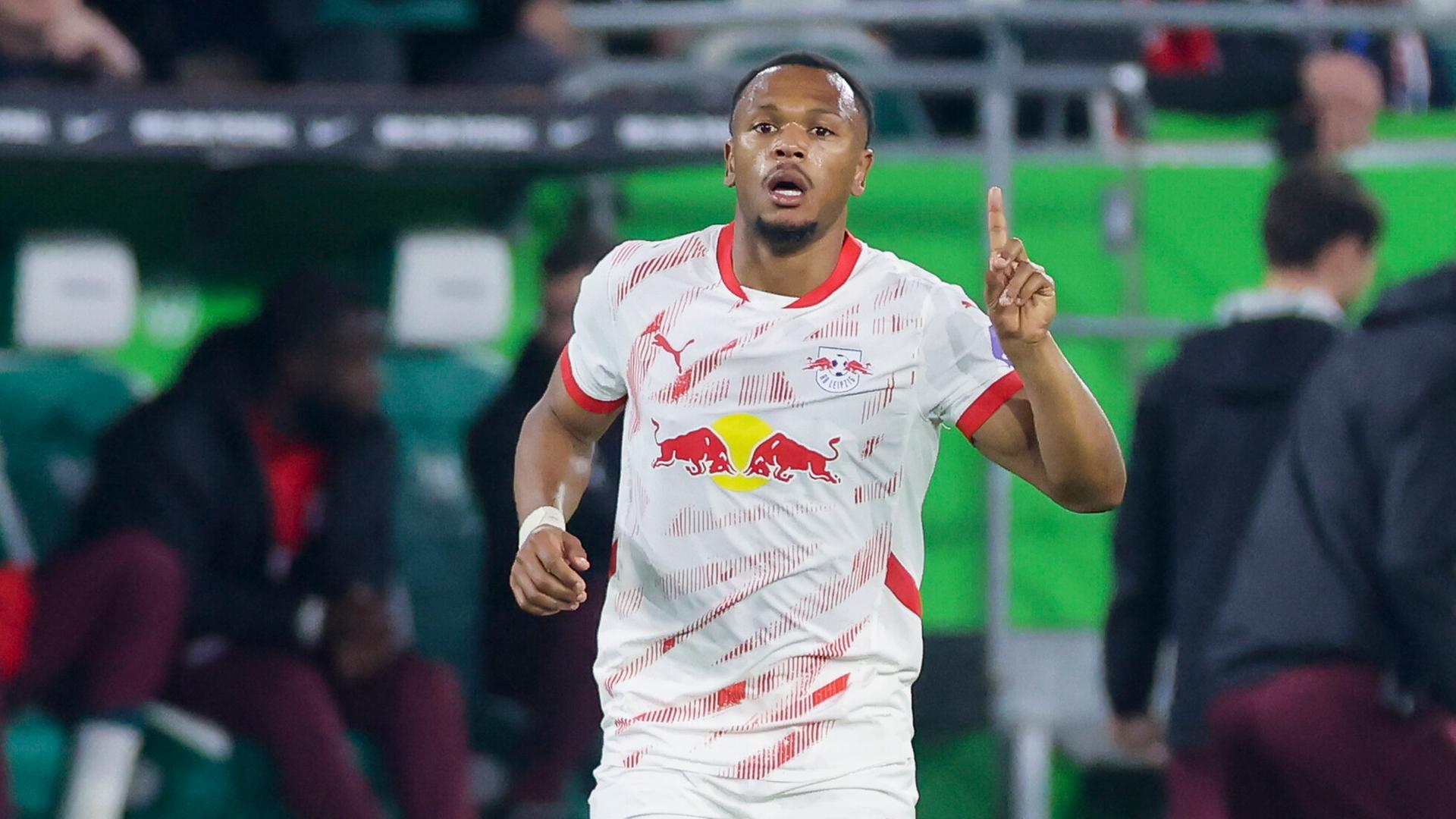 Fußball, Bundesliga, , VfL Wolfsburg - RB Leipzig: Lois Openda (RB Leipzig) bejubelt seinen Treffer zum 0:1