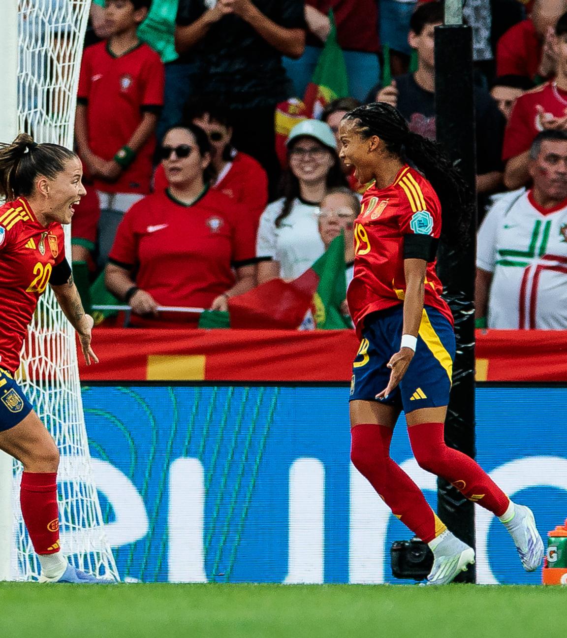 Spanien - Portugal; Jubel zum 2:0 durch Vicky Lopez.