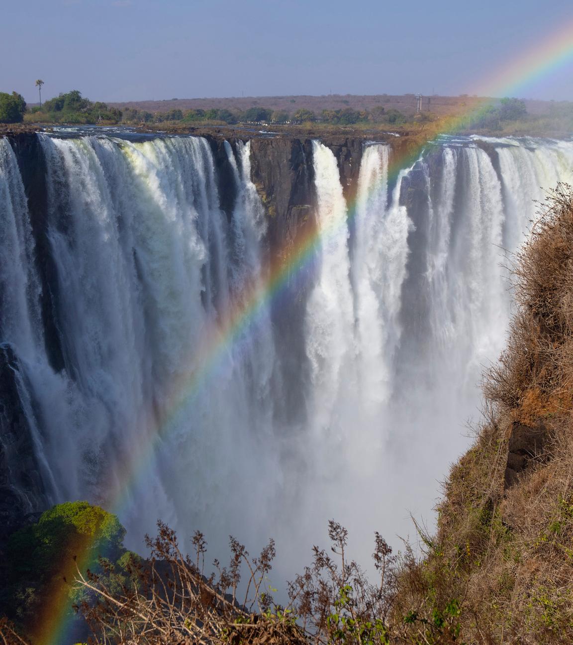 Die Victoriafälle des Fluss Sambesi in Afrika 