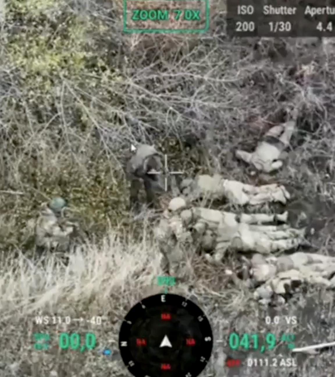 Screenshot: Erschießung von ukrainischen Gefangenen durch Russland