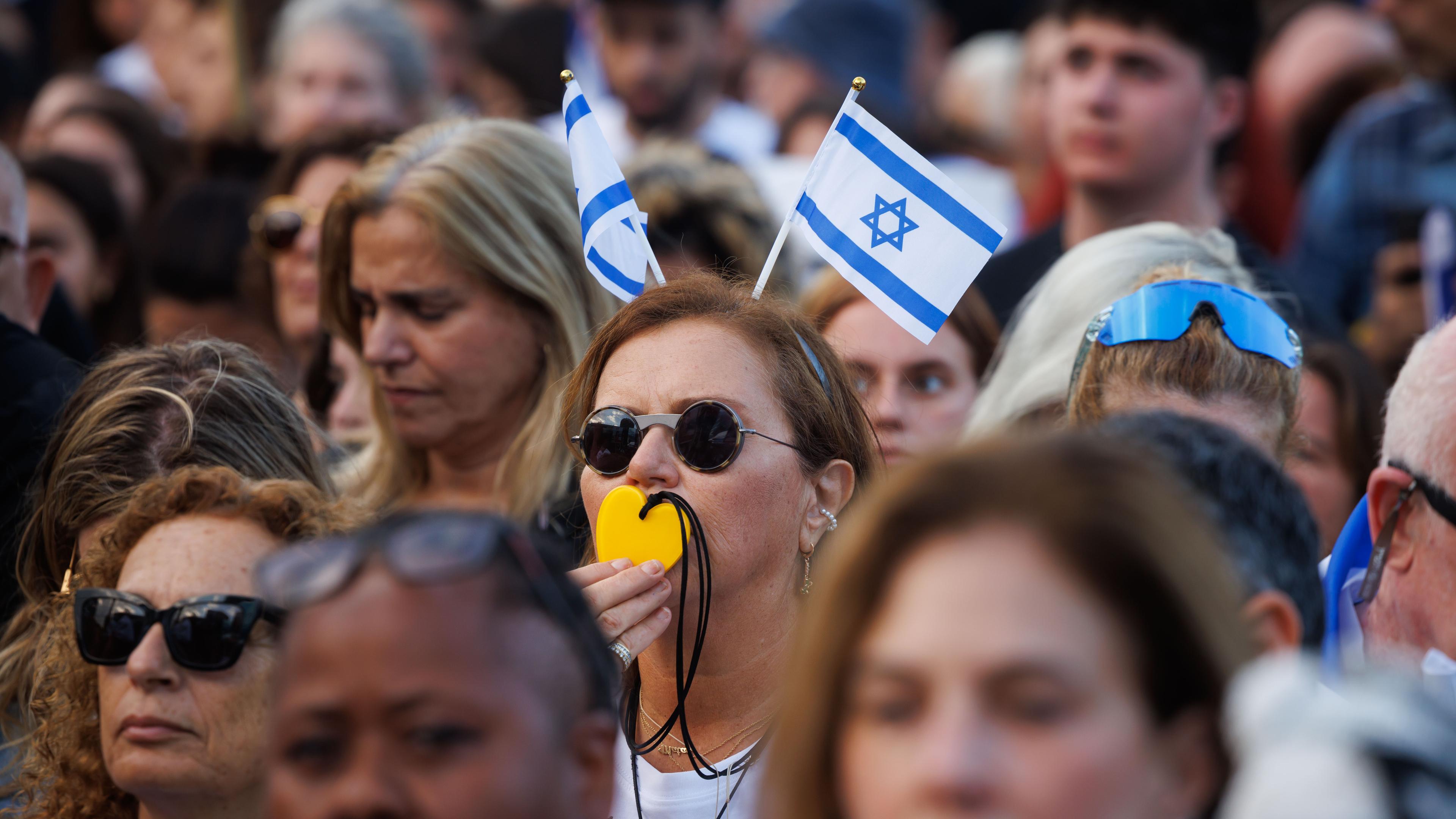 Tel Aviv, Israel. Tens of thousands gathered in the Freed Square (previously known as The Kidnapped and Missing square) to celebrate the return of the remaining 48 hostages from Gaza to Israel.