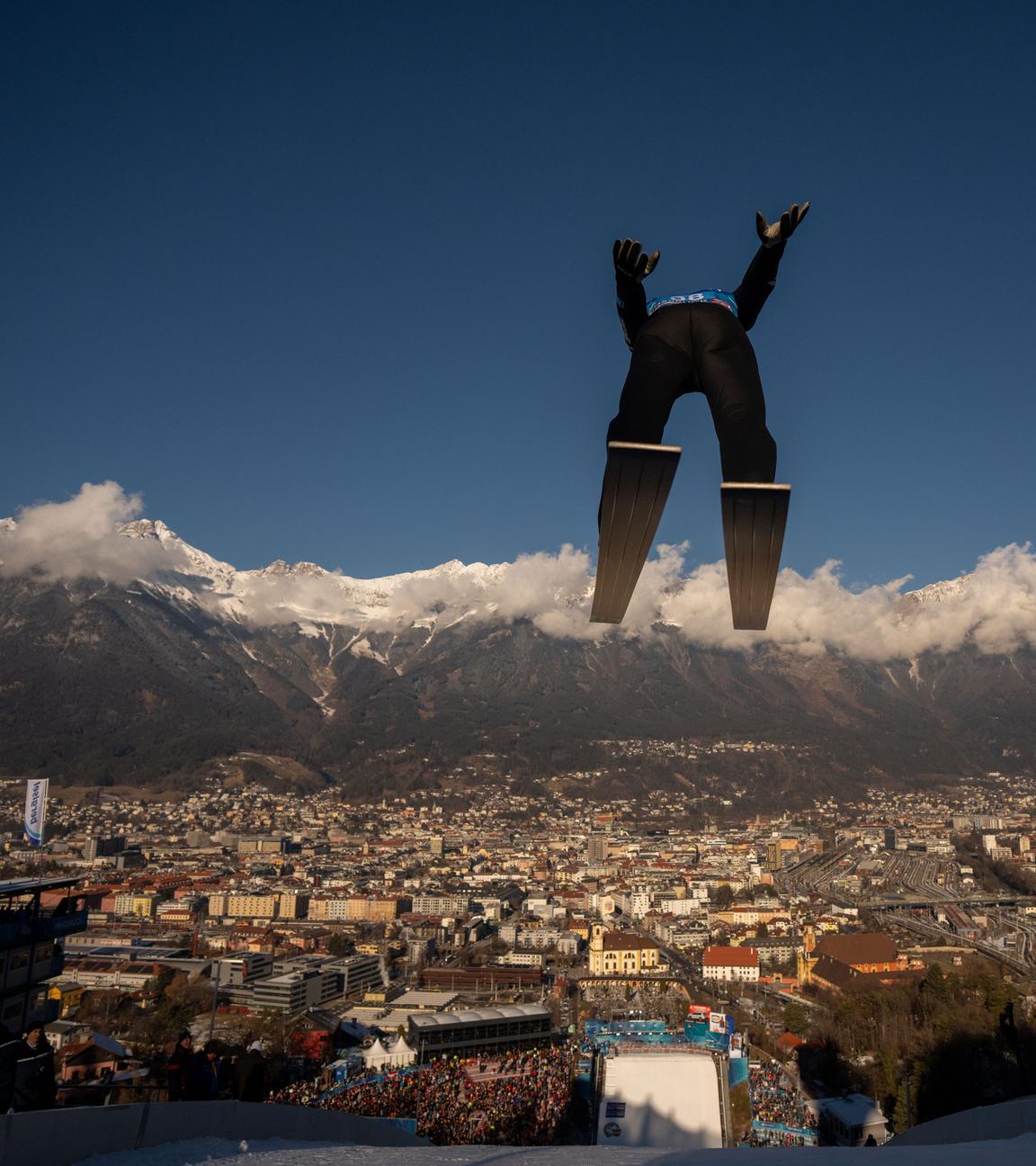 Skispringer bei der Vierschanzentournee in Innsbruck