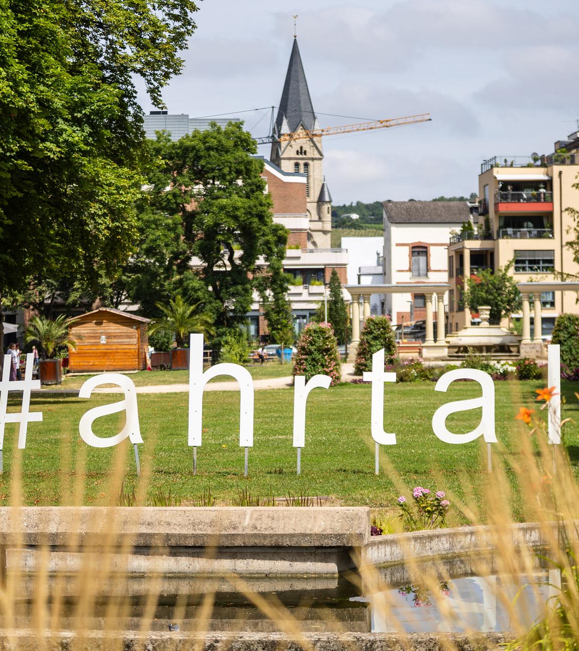 Schriftzug "#ahrtal" im Kurpark Bad Neuenahr