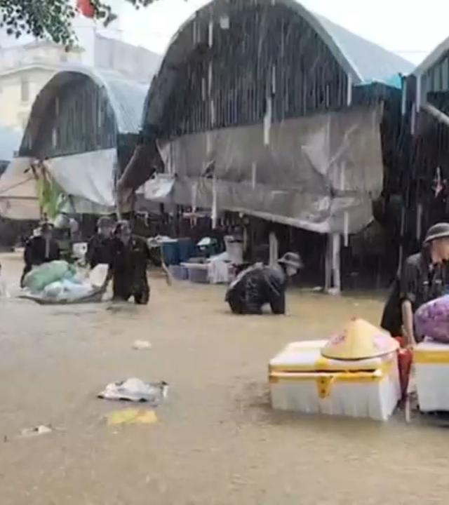 Ein Taifun in Vietnam sorgt für Überschwemmungen