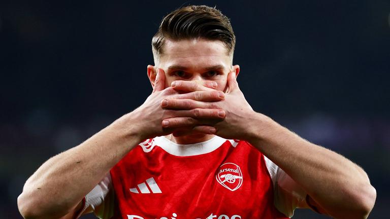 Viktor Gyökeres jubelt nach seinem Tor am 28.01.2026 im Emirates Stadion.