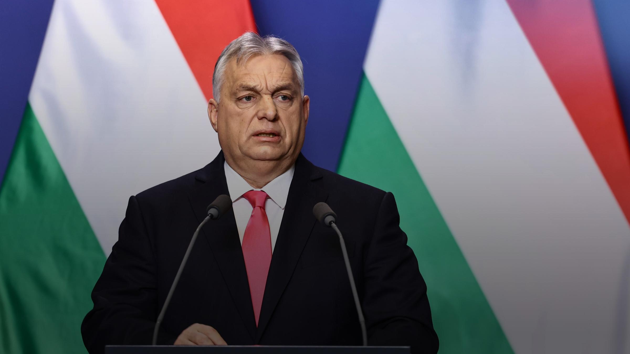 Der ungarische Ministerpräsident Viktor Orban hält am 05.01.2026 eine Pressekonferenz im Büro des Ministerpräsidenten im Carmelita-Kloster in Budapest, Ungarn. 