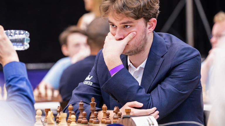 Vincent Keymer bei der FIDE Team-WM im Blitz-Schach in Düsseldorf, aufgenommen am 27.08.2023