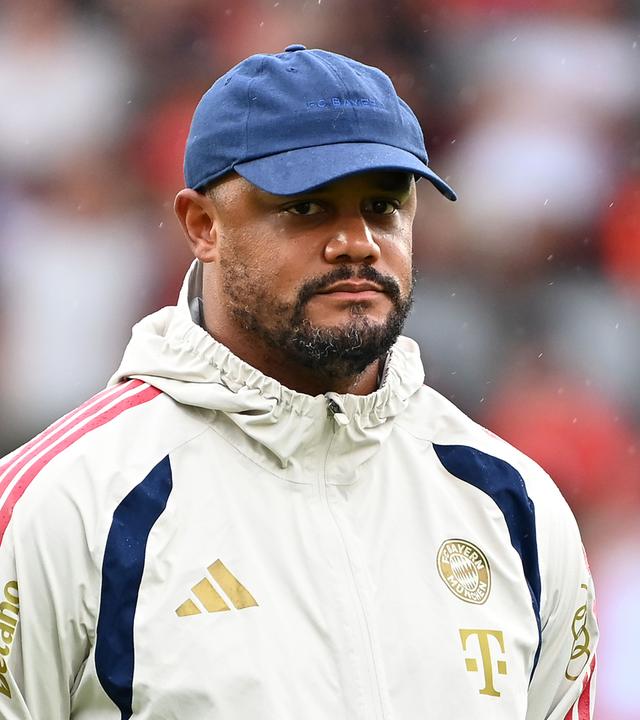 Trainer Vincent Kompany vom FC Bayern München am 17.08.2026 auf dem FC Bayern Campus in München.