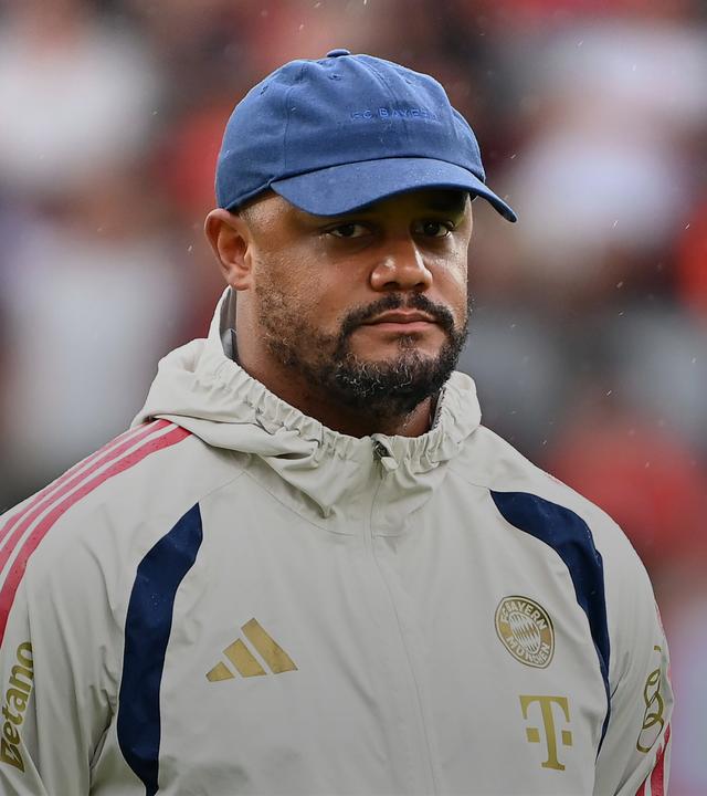 Trainer Vincent Kompany vom FC Bayern München am 17.08.2026 auf dem FC Bayern Campus in München.