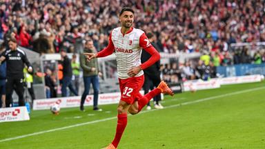 Vincenzo Grifo (SC Freiburg, 32) jubelt.