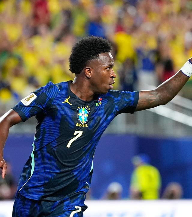 Der Brasilianer Vinicius Junior (7) jubelt, nachdem er das dritte Tor seiner Mannschaft erzielt hat. 