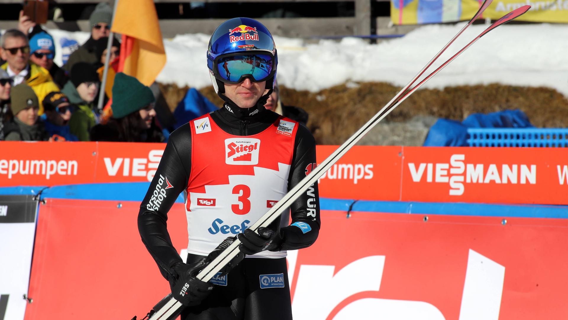 Deutschlands Vinzenz Geiger beim Wettkampf in Seefeld am 02.02.2025.