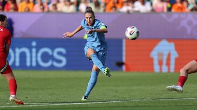 Am 5. Juli 2025 erzielte Vivianne a das 1:0 für die Niederlande gegen Wales.