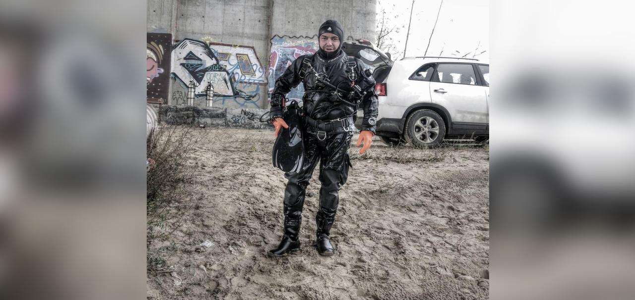 Vladimir Zhuravlev im Tauchanzug 2016 in der Ukraine. Deutsche Ermittler halten ihn für einen der Nord-Stream-Saboteure.