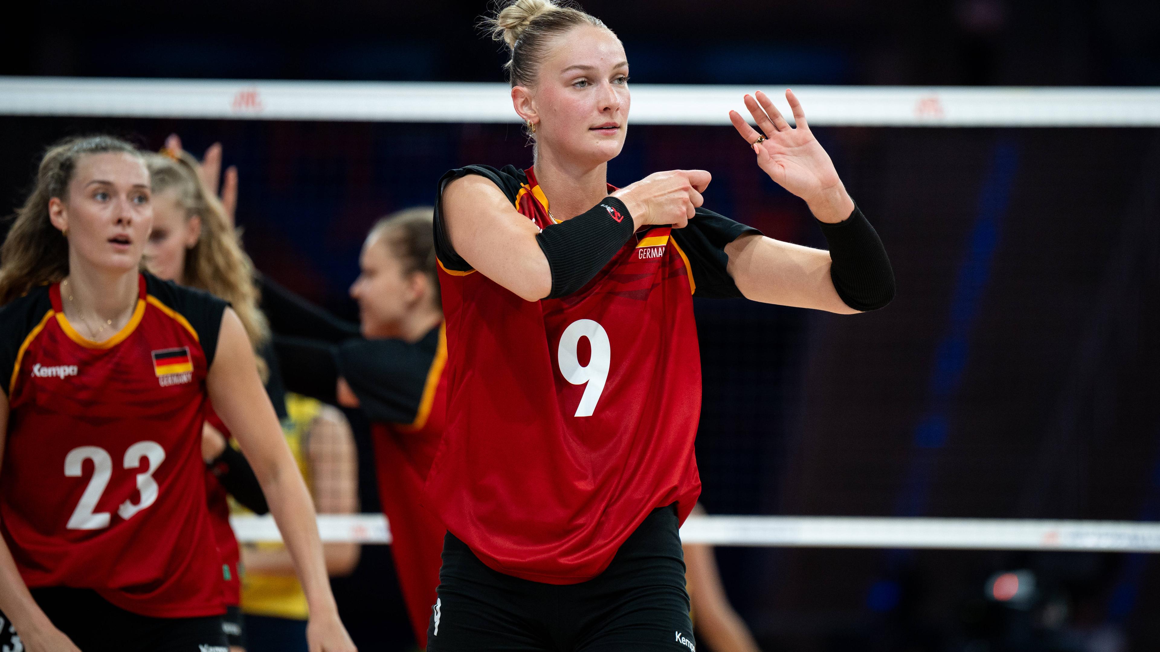 Volleyball Nations League der Frauen VNL 2025. Lina Alsmeier spielt während des Volleyballspiels zwischen Brasilien und Deutschland