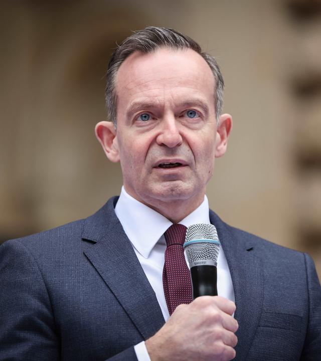 Verkehrsminister Volker Wissing während eines Pressetermins in Hamburg.