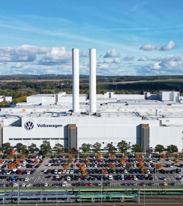 Sachsen, Zwickau: Blick auf das Volkswagen-Werk in Zwickau.