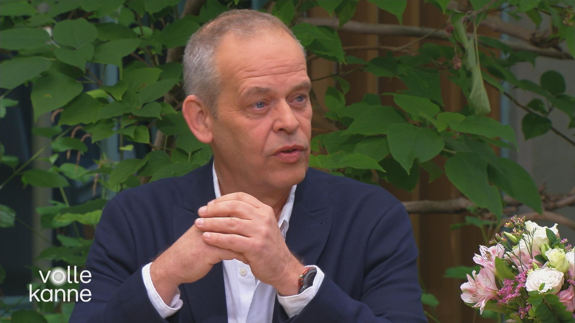 Johannes Hano am "Volle Kanne"-Frühstückstisch