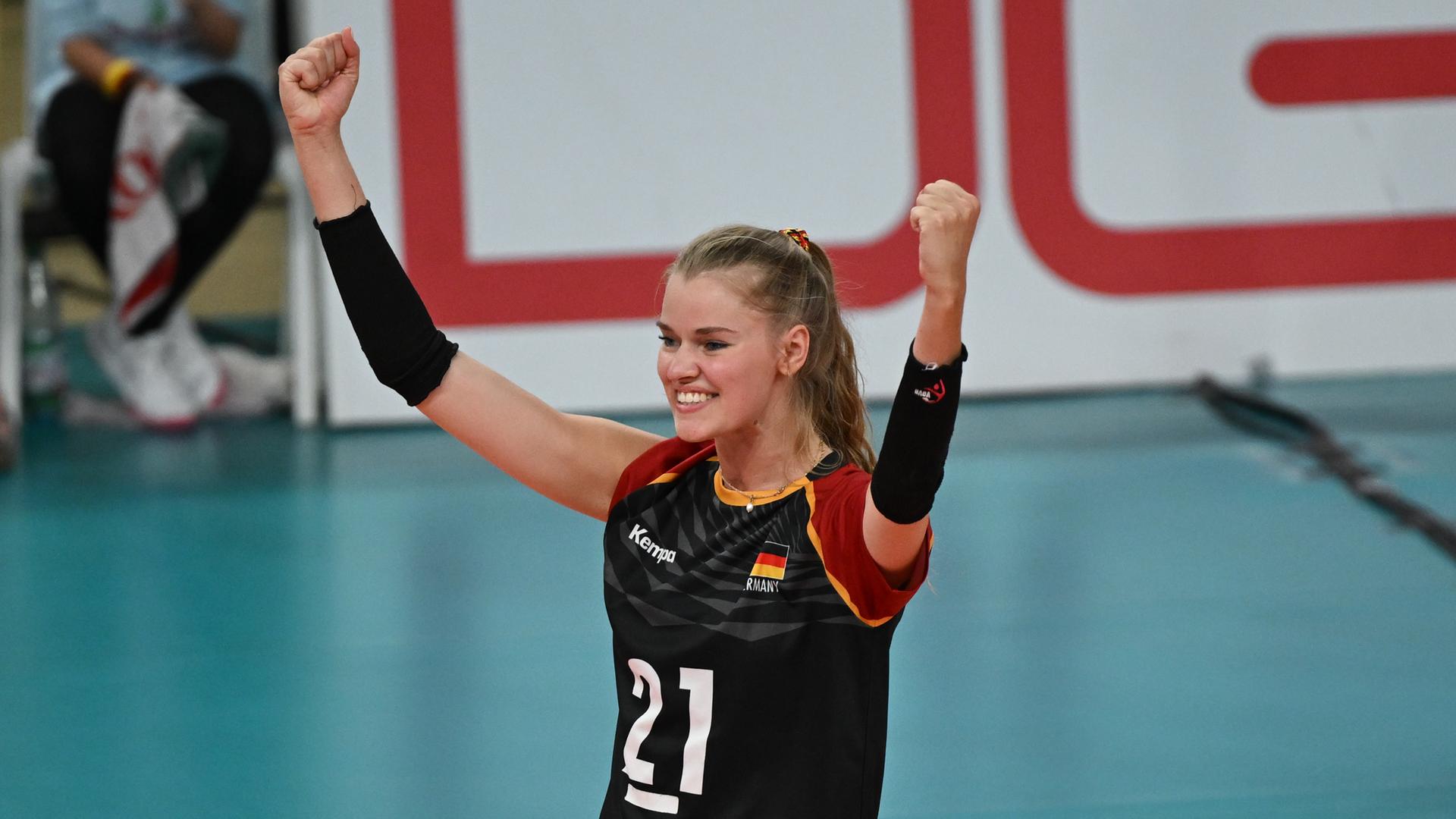 Volleyball: Camilla Weitzel.