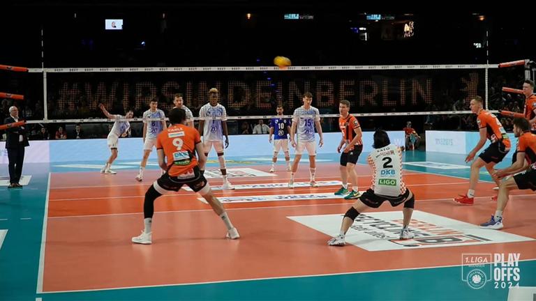 Friedrichshafen gewinnt Auftaktspiel