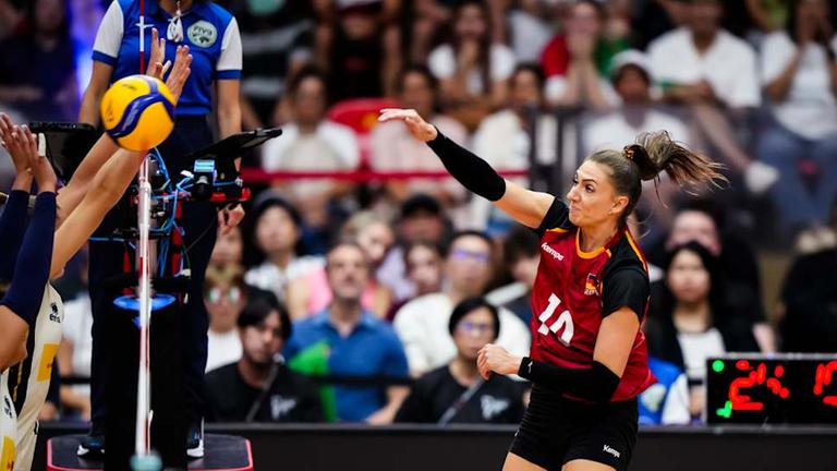 Lena Stigrot in Aktion beim Viertelfinale der Volleyball WM.