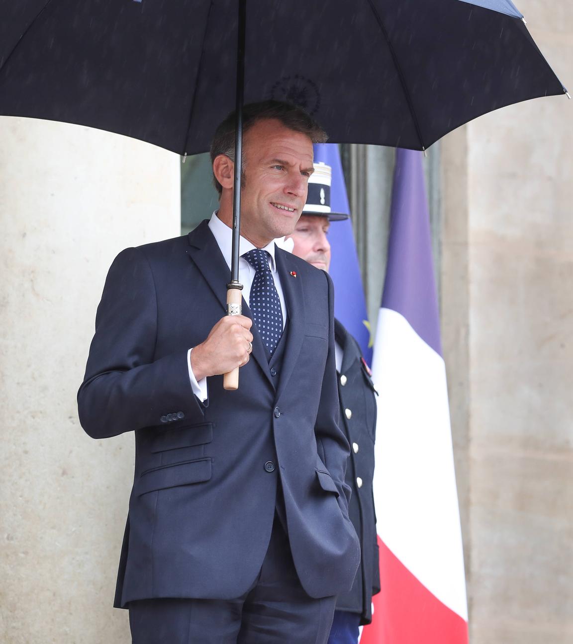 Emmanuel Macron empfängt Libanons Premier Nawaf Salam in Paris