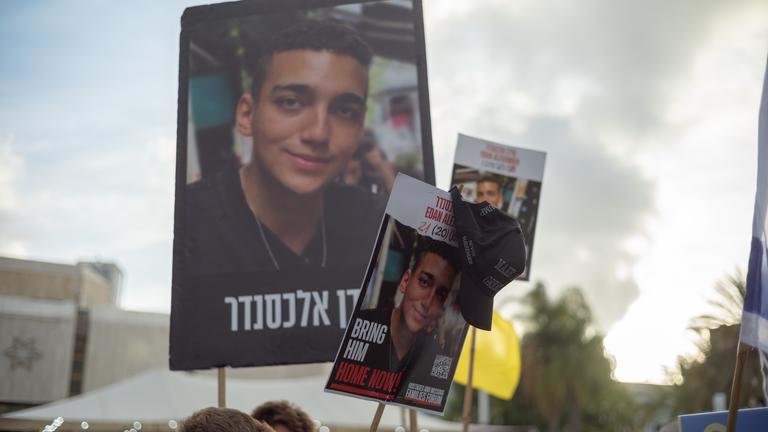 Protest auf dem Geiselplatz in Tel Aviv