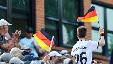 Die Vorfreude der Deutschen auf die WM wächst. Schon zum ersten Training kamen zahlreiche Zuschauer.