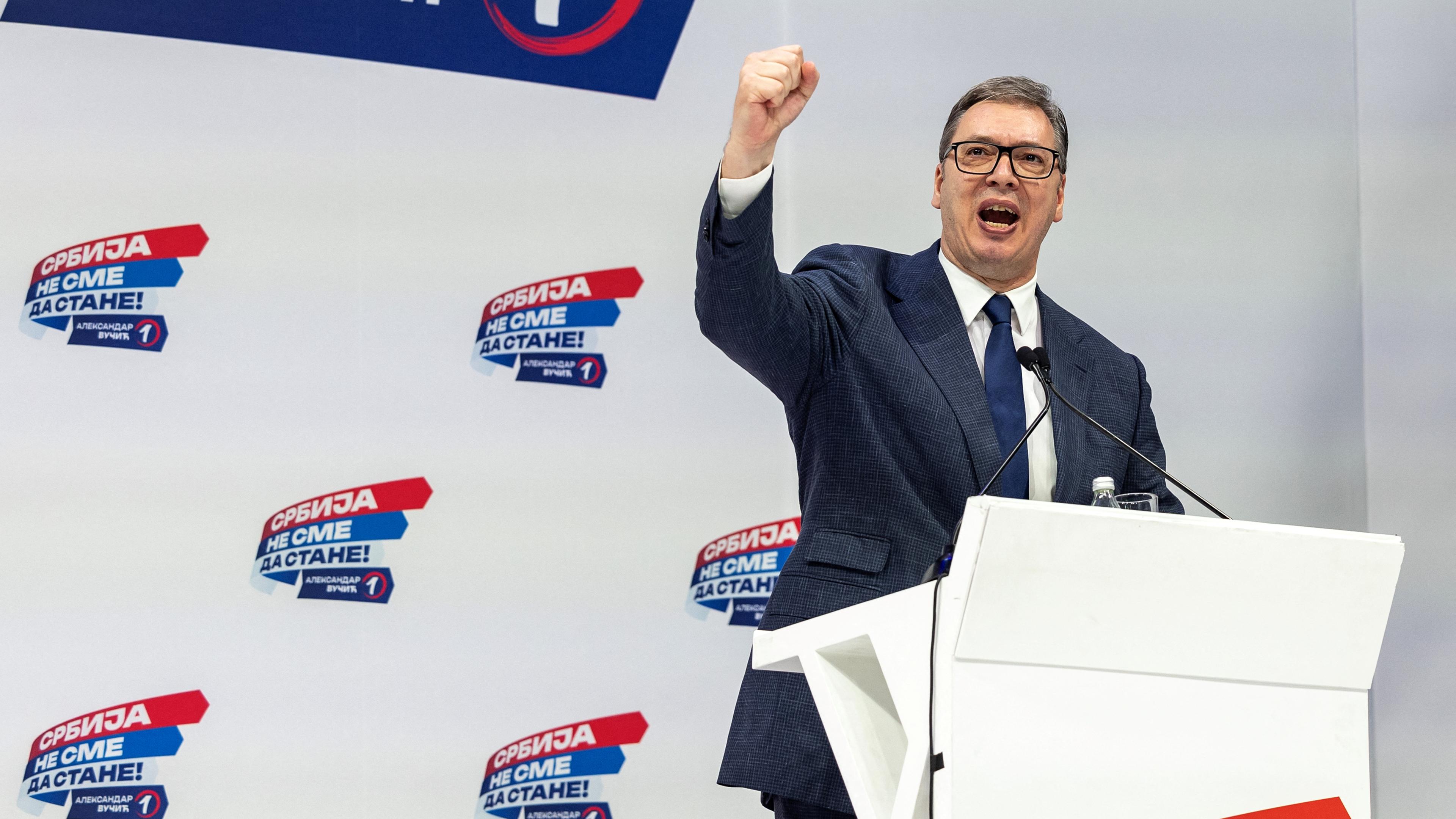 Der serbische Präsident Aleksandar Vucic während eines Wahlkampfauftritts in Kgragujevac.