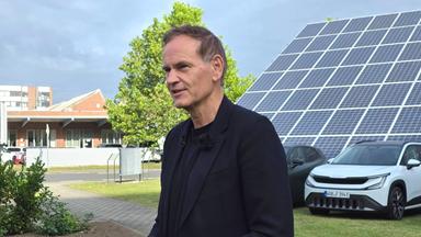 Oliver Blume, Vorstandsvorsitzender der Volkswagen AG, spricht im Video-Interview.